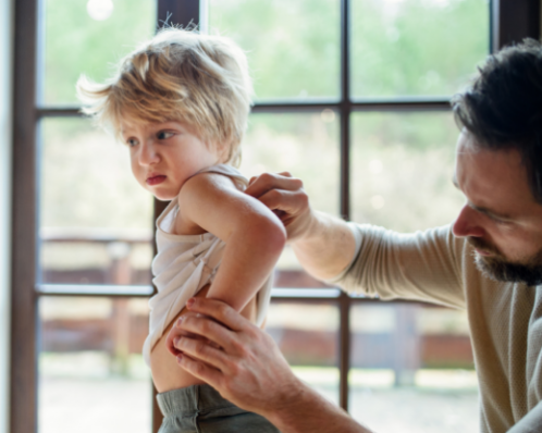 L’eczéma atopique, aussi appelé dermatite atopique, est une maladie de peau chronique se traduisant par des démangeaisons