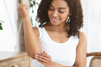 Eczéma chez l’adulte : pourquoi apparaît-il et que faire pour le soulager ?